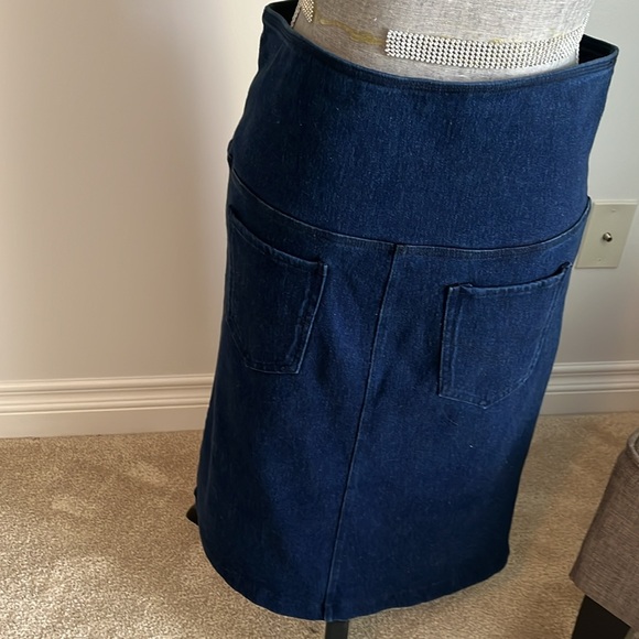 Comfy and wide waist band - lots of stretch! Svelte brand size large - Picture 3 of 6